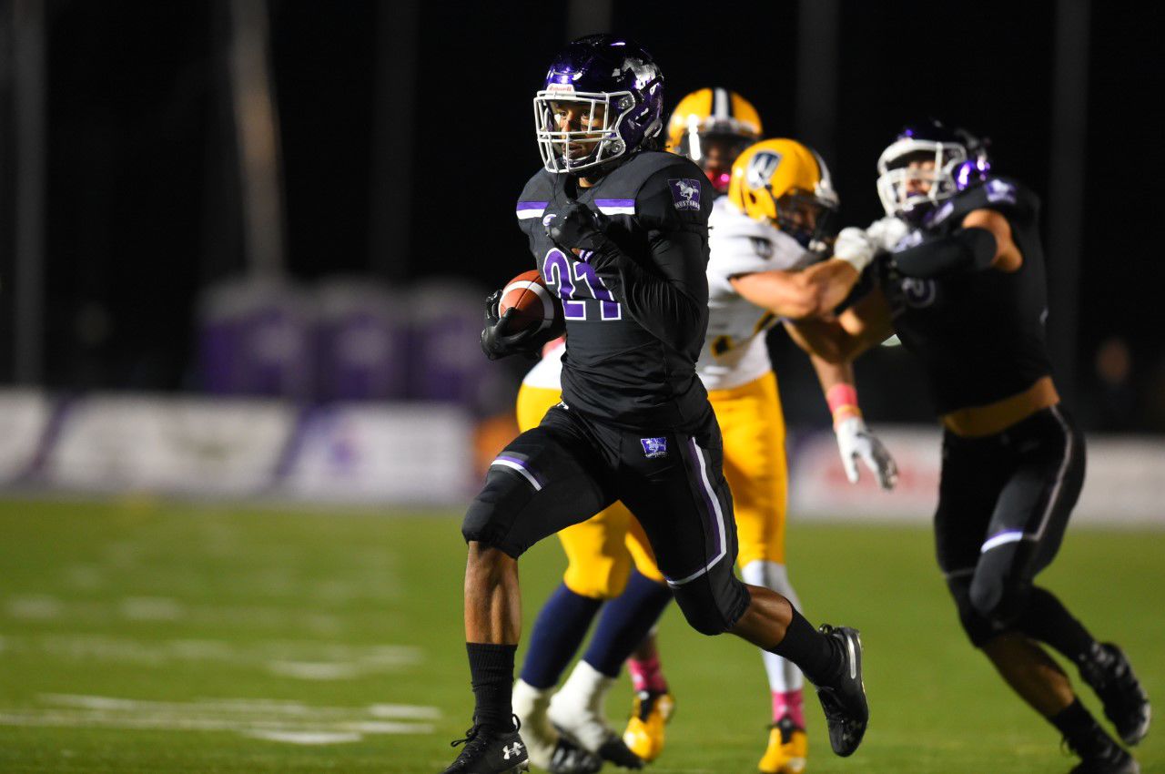 Mustangs football